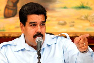 Maduro amenaza a artistas y misses: “Quien se mete con Venezuela, se seca como un desierto”