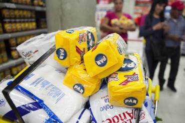¡NADA QUE RESUELVEN! Serios problemas de escasez tienen 10 alimentos desde 2008
