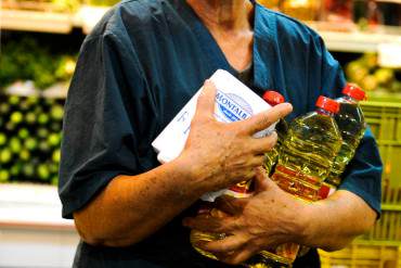 Compras-en-Venezuela-Inflacion-Escasez-Desabastecimiento-Alimentos-06162014-7-800x533