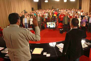 ¡EL SHOW DE LOS ROJITOS! Inicia interpelación de ministros en Congreso del PSUV