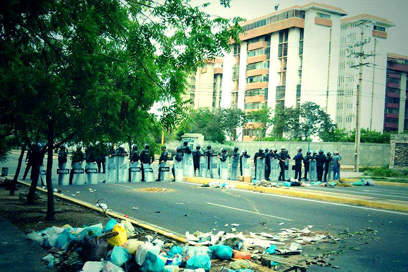 http://www.maduradas.com/wp-content/uploads/2014/08/protesta-maracaibo.jpg