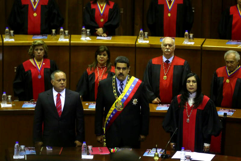 Nicolas Maduro con el TSJ Disodado Cabello Magisrados