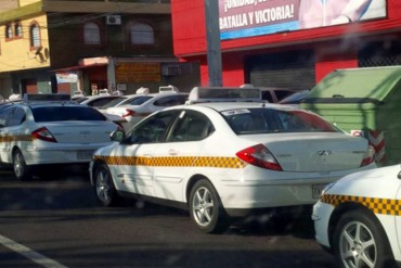 ¡ENLOQUECIDOS! Adán Chávez les quitó los taxis adjudicados “por ir a caravana opositora el 6D”