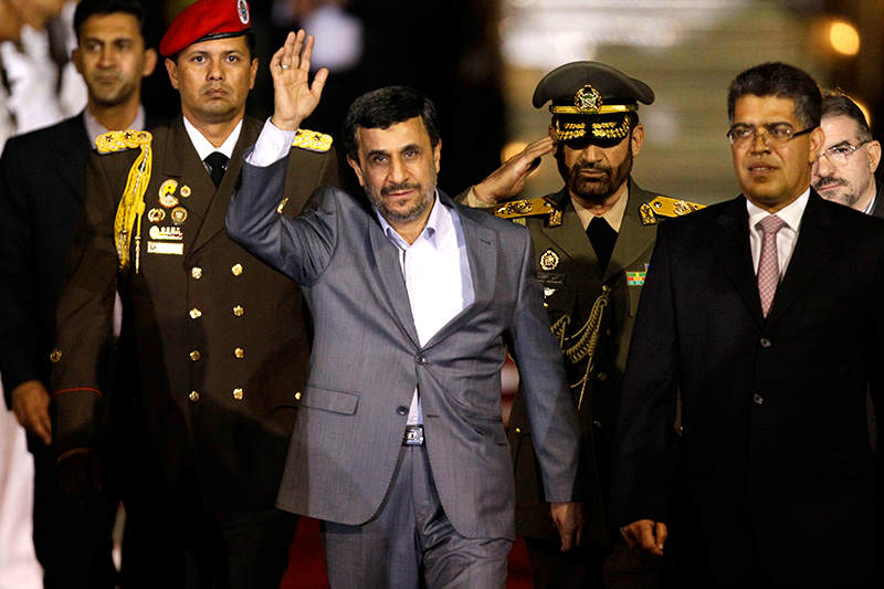 Mahmud-Ahmadinejad-y-Hugo-Chávez-Venezuela-1
